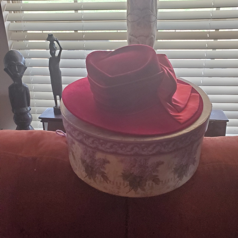 Hat - Picture 2 of 5